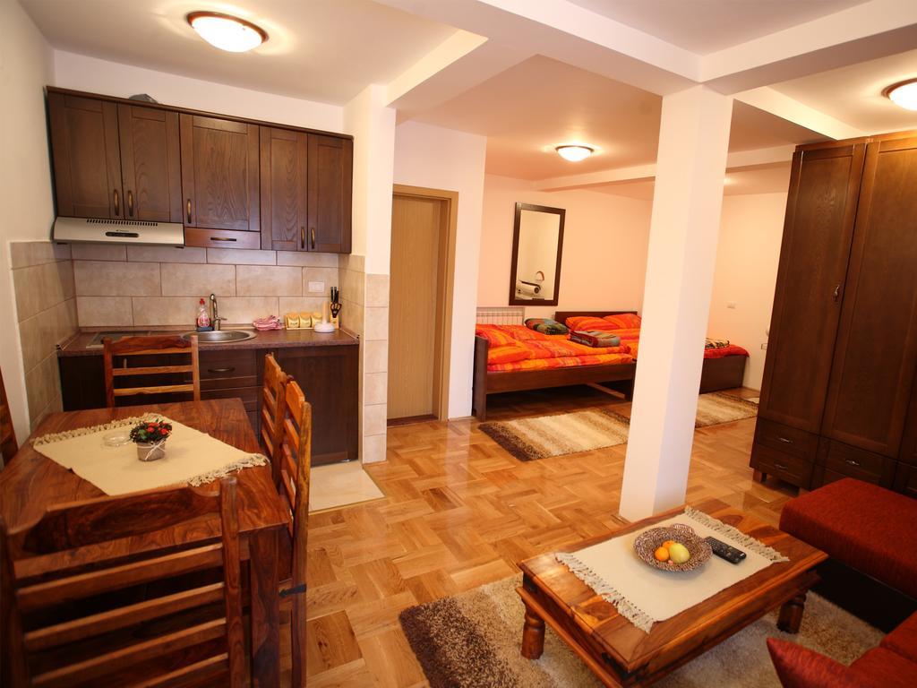 Family Apartments Žabljak Rom bilde